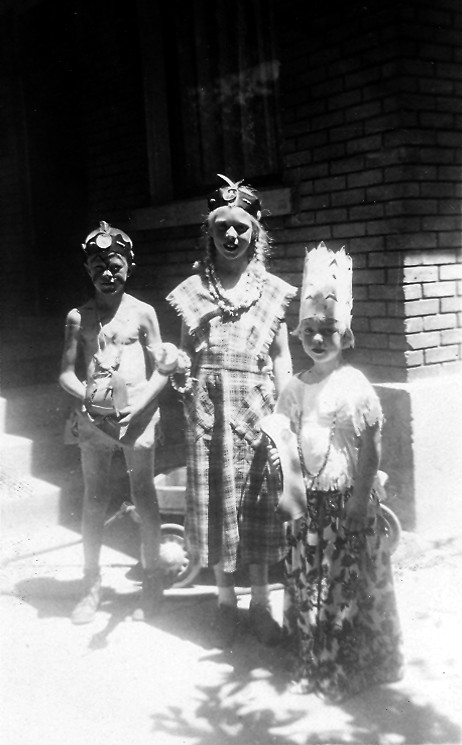 Dale Young, Marolynn and Barbara Mineer.